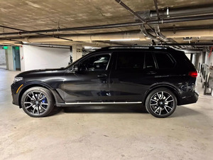 Véhicules d'occasion de luxe entièrement équipés, <span class=keywords><strong>BMW</strong></span> X7 xDrive40i Sport Utility 4D SUV 2022, prêts à être expédiés dans le monde entier - Product Image 3