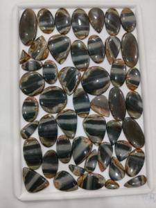 พลอยธรรมชาติ NK GEMS GH8GHF7 แบบคาโบชอง คละสี คละขนาด คละรูปทรง ขายส่ง พร้อมใบรับรองจากผู้เชี่ยวชาญสำหรับทำเครื่องประดับ - Product Image 2