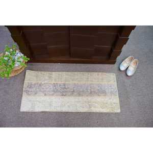 Tapis turc vintage de 1,4 x 3,2 pieds, petit tapis, tapis oriental beige - Product Image 4