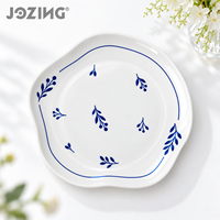 Plat de service en porcelaine blanche à motif de feuilles, écologique, passe au lave-vaisselle, design nordique moderne
