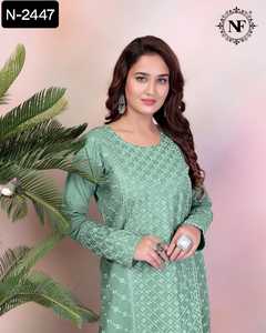 Las nuevas mujeres de diseñador usan colecciones de ropa de lujo con trabajo de bordado pesado y trabajo de secuencia pesada Kurtis con Dupatta - Product Image 2