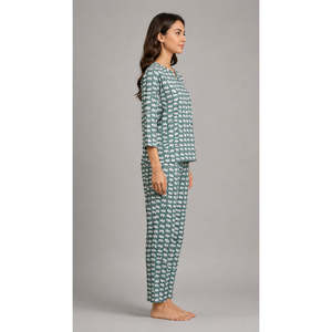 Conjunto de Pijama de Algodón Premium para Mujer con Cintura Elástica y Cierre de Botones - Product Image 3