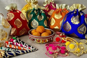 Pochettes Eid Potli Sacs Potli Sacs de retour Cadeaux de mariage traditionnels Sacs Potli Sacs-cadeaux pour Pooja Haldi Mehndi Sangeet - Product Image 5