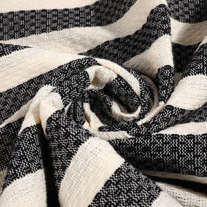 Serviette de plage douce avec un tissu de haute qualité qui reste lisse et absorbant après chaque lavage - Product Image 4