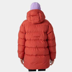 Vente en gros Parka matelassée Aurora personnalisée pour femmes Veste d'hiver matelassée rouge coquelicot en toile respirante avec cordon de serrage réglable - Product Image 2