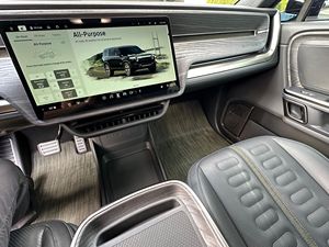 2023 rivian ฟิล์มสีสำหรับใช้ใน R1S, รุ่นผจญภัยมีไฟภายในแบตเตอรี่อัตโนมัติขนาดใหญ่ xpel STEALTH - Product Image 2