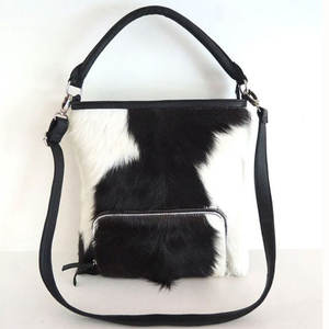 Bolsos de Mano de Cuero Vacuno con Logotipo Personalizado de Alta Calidad, Bolsos de Mano de Cuero Vacuno con Diseño Personalizado al por Mayor - Product Image 1