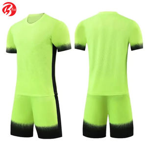 Vêtements de football pour adultes de haute qualité Ensembles d'uniformes de maillot de bonne qualité Coupe automatisée Tops de chemise Bon pour les joueurs de football de football - Product Image 3