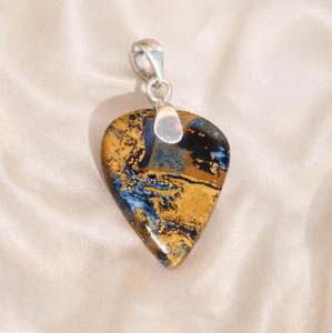 จี้ทำมือจากพลอยพีเทอร์ไซต์ธรรมชาติ เงินแท้ 925 ชุบทองคำขาวและทองชมพู ราคาดีที่สุด - Product Image 1