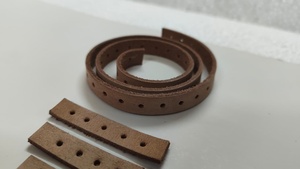 แผ่นหนังแท้เคลือบทอง 10K รูปทรงเพชร ยี่ห้อ Wholesale Conifer สำหรับงานเย็บหนัง หนังฟอกฝาด พร้อมรู - Product Image 4