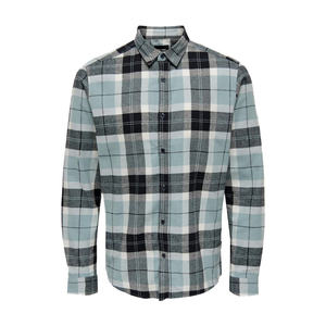 เสื้อแขนยาวสำหรับผู้ชายสไตล์ร่วมสมัยได้รับการออกแบบมาเพื่อเน้นเทรนด์เสื้อผ้าที่ทันสมัยและผ่อนคลาย - Product Image 1