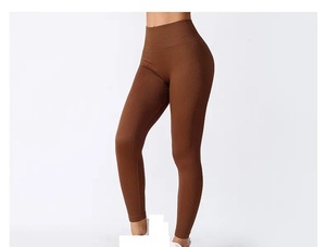 Leggings de yoga à taille haute et compression MONO RIDERS avec logo personnalisé, grande taille, effet push-up, séchage rapide, écologiques et respirants - Product Image 3