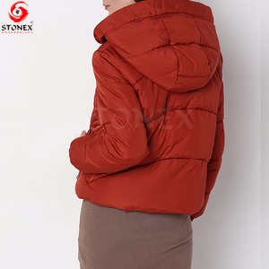 Veste d'hiver matelassée pour femmes, veste à bulles isolante de haute qualité, coupe-vent, vêtements d'extérieur tendance, impression de logo et de design personnalisés OEM - Product Image 4