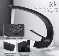Robinet de lavabo de salle de bain en laiton massif H59 en forme de lune, mitigeur de lavabo de luxe à poser sur le comptoir pour la personnalisation de projets hôteliers haut de gamme