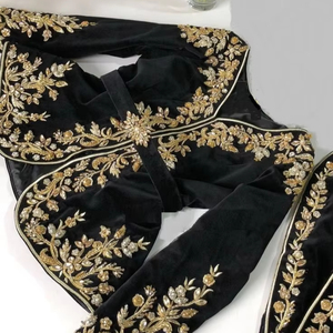BRODERIE ZARI OR DE DESIGNER SUR VESTE NOIRE & ROBE KARAKOU AVEC PERLES DE VERRE CRISTAL, PIERRE, PERLES, TRAVAIL DABKA = 2024 - Product Image 1