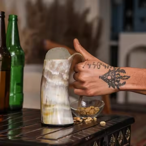 Tasse en corne faite à la main avec finition naturelle Tasse à boire Viking pour bière ou hydromel Parfait pour les festivals de camping par Artisan Craft - Product Image 4