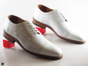 Chaussures en cuir de qualité supérieure avec semelle en caoutchouc pour une meilleure adhérence et une finition élégante pour une utilisation occasionnelle avec un design personnalisé - Product Image 6
