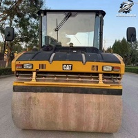 Compacteur vibrant à double tambour Caterpillar CB64B d'occasion, poids de travail 12 tonnes, moteur diesel 106KW, d'origine Japon