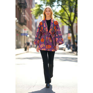 Veste en cuir matelassée réversible pour femmes - Vêtement d'extérieur bohème pour le printemps - Product Image 1