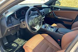 KIA STINGER TRIBUTE EDITION AWD 2023 d'occasion, conduite à gauche/droite - Product Image 3