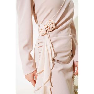 กุหลาบรายละเอียดชุดสีเบจ - Product Image 1