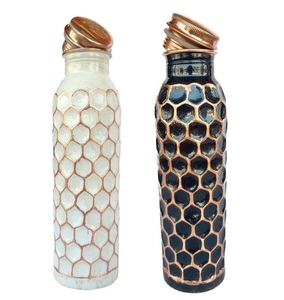 Bouteille d'eau en cuivre écologique faite à la main en gros de luxe en cuivre la plus vendue en métal élégant - Product Image 4