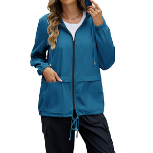 Vêtement de travail Design classique Couleur unie Tissu hautement tendance Imperméable Veste de randonnée à capuche Combinaison de pluie pour femmes - Product Image 5