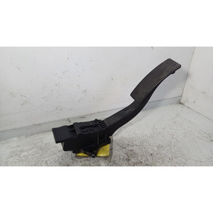 แป้นคันเร่งเมอร์เซเดส เอ-คลาส ซีรีส์ (W176) A246301404 651901 (12>18) - Product Image 1