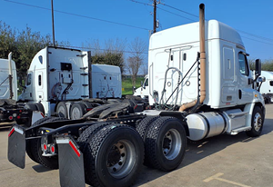 EASY OFFER 2020 <b>Freightliners</b> Cascadias 113 Sleeper Semi <b>Truck</b> 72 Integral Sleeper 450HP Automatic - Product Image 5