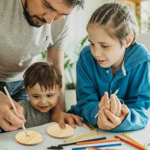 Ensemble de sous-verres en bois de pin et de noyer durables et écologiques Sous-verres élégants classiques pour boissons Décoration de bureau à domicile - Product Image 4