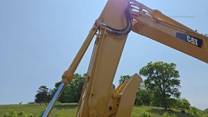 รถขุดตีนตะขาบ315C สำหรับแมวส่วนประกอบหลักได้แก่กระปุกเกียร์ปั๊มมอเตอร์เครื่องยนต์ - Product Image 5