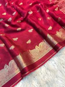 ผ้าส่าหรีวิสโคสชินนอนสำหรับผู้หญิง พร้อมลายใบไม้แบบจาการ์ดและขอบผ้าซาติน ผลิตในอินเดีย มีสินค้าในสต็อก - Product Image 2