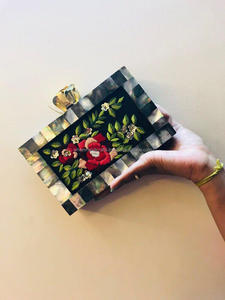 Artisanat de luxe en bois broderie soirée pochette sac à main Design géométrique sac à main pour femmes et filles meilleur prix - Product Image 3