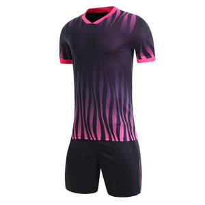 Uniformes de fútbol de poliéster 100% sublimados superventas, uniformes de fútbol de secado rápido transpirables de alta calidad con nuevo diseño personalizado - Product Image 4