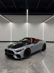 Achetez maintenant le Mercedes-Benz SL-Class AMG SL 63 2022, prêt à être expédié - Product Image 4