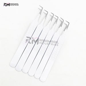 Pinzas para Pestañas de Acero Inoxidable de Alta Precisión RMI con Punta Plateada Falsa y Juego de Pinzas con Recubrimiento de Polvo Blanco - Product Image 2