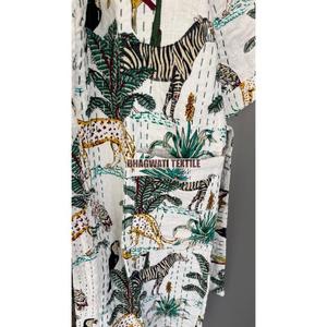 Veste Kantha en coton indien fait à la main de style bohème vintage Robe Kantha ethnique pour femmes Peignoir imprimé Jungle pour vêtements de nuit d'été - Product Image 5