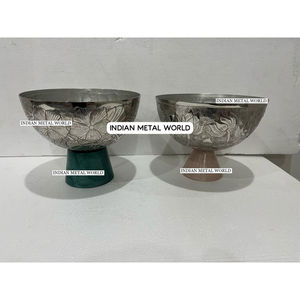 Bol à chocolat de table au design attrayant bol à dessert sucré au chocolat en métal argenté de luxe pour les fêtes et les événements spéciaux - Product Image 2