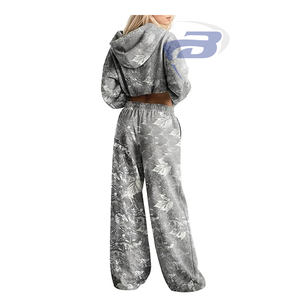 ชุดเซ็ตเสื้อฮู้ดและกางเกงพิมพ์ลายทั้งตัวสำหรับผู้หญิง น้ำหนักเบา เหมาะสำหรับฤดูหนาว สวมใส่สบาย ทรงปกติ ชุดลำลองสองชิ้น ลายอนิเมะ - Product Image 2