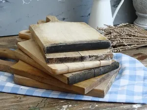 Planche à découper en bois rustique écologique de qualité supérieure Tailles personnalisées pour la cuisine et la préparation des repas Ustensiles de cuisine en gros - Product Image 5