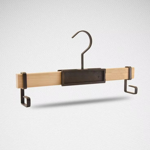 ไม้แขวนเสื้อพร้อมสลักลายดอกบัวพร้อมที่แขวนในบาร์สไตล์บูติกทำด้วยมือคุณภาพสูง - Product Image 1