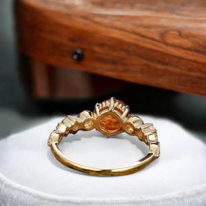 Bague en argent sterling plaqué or 925 avec pierre de soleil dorée, design tendance classique, bague pour femme et fille, cadeaux d'anniversaire - Product Image 3