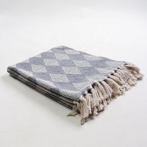 Mantas y Cobijas Jacquard de Algodón Orgánico 100% Certificado GOTS, Hechas a Mano con Estampado de Estilo Indio - Product Image 3