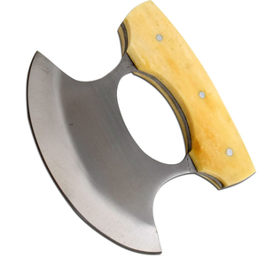 Couteau Ulu compact pour droitiers avec lame en acier Damas incurvée durable, manche en bois, lavable au lave-vaisselle pour une découpe rapide en cuisine - Product Image 2