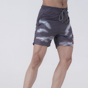 กางเกงขาสั้นวิ่งออกกำลังกายผู้ชาย ผ้าโพลีเอสเตอร์ 100% เป็นมิตรกับสิ่งแวดล้อม ลายพิมพ์แบบซับลิเมชั่น สำหรับใส่เล่นน้ำชายหาด ฟิตเนส - Product Image 3