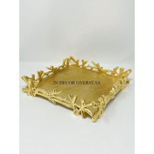 Plateau de forme ovale en bois enduit de poudre de couleur noire avec poignée de conception d'oiseaux plaqués or de haute qualité assiette de service au chocolat - Product Image 3