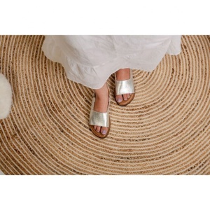 LW Tongs plates et décontractées en cuir véritable pour femmes Sandale Confortable Anti-Glissant Respirant Tongs pour l'hiver - Product Image 1