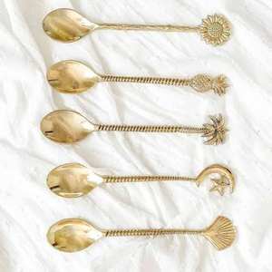 Cubiertos de Latón con el Mejor Acabado de Royal Metal, Utensilios de Cocina y Vajilla Pulidos a Mano, en Existencia para el Regreso a Clases - Product Image 1