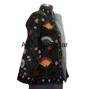 Veste en velours brodée Suzani multicolore bohème chic, respirante, faite à la main, motif floral, longueur régulière, manteau artisanal tissé - Product Image 4