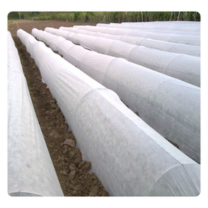 Rouleau de tissu non tissé agricole de taille personnalisée, couleur noire, matériau résistant aux UV longue durée pour application en serre - Product Image 2